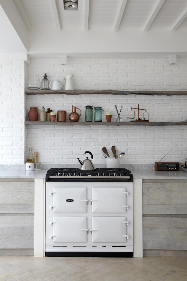 Biała ceglana ściana w kuchni? jak widać to możliwe!